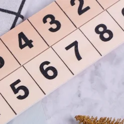 The Decor Haven Babyspielzeug-Mathe-Spielzeug aus Holz – Kreatives Lernwerkzeug für Kinder