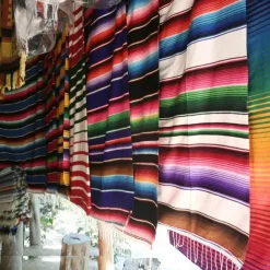 Warm Embrace Bettzeug-Mexikanische gewebte Quastendecke - Buntes Sofa-Überwurf-Tischdecken-Dekor