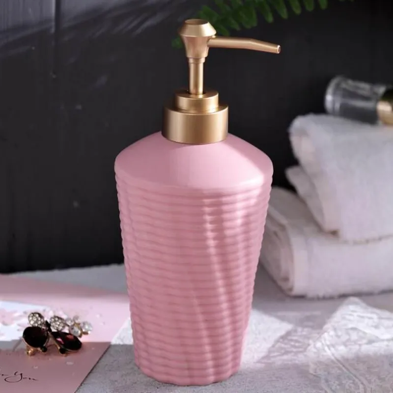 The Bath Nook Badezimmer-Modern Bath Accessory Set - Menella Collection