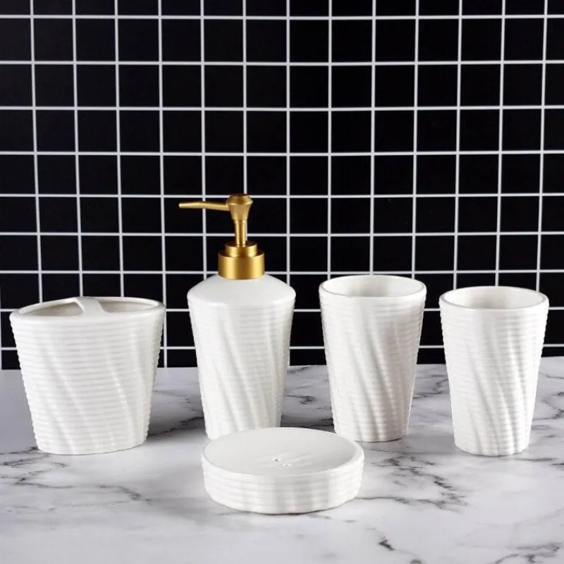 The Bath Nook Badezimmer-Modern Bath Accessory Set - Menella Collection