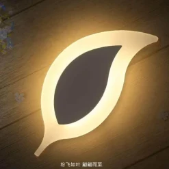 Comfort u0026 Style Beleuchtung-Modern Leaf Wall Lamp - Chic Home Lighting Decor