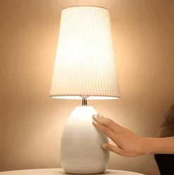 Glow u0026 Shade Beleuchtung-Modern Monochrome Table Lamp - Black and White Lighting