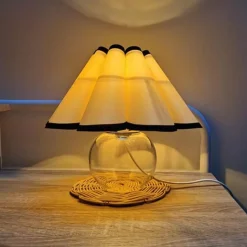 Bright Accents Beleuchtung-Moderne Glas-Tischlampe – Stilvolle Plissee-Beleuchtung für Zuhause