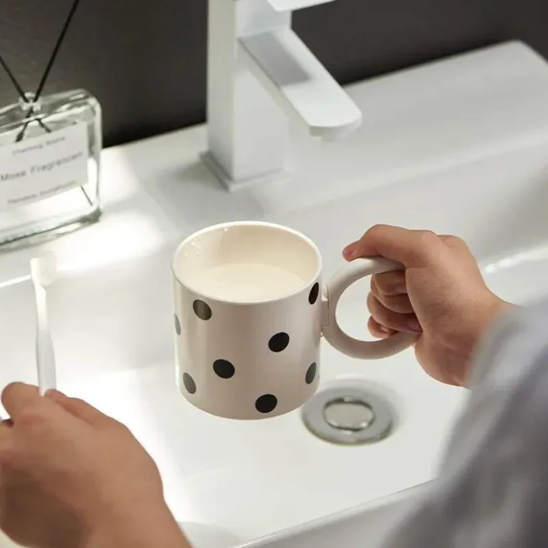 Plates u0026 More Küche & Esszimmer-Moderne Porzellantasse – 300 ml Kaffeetasse mit Ringgriff