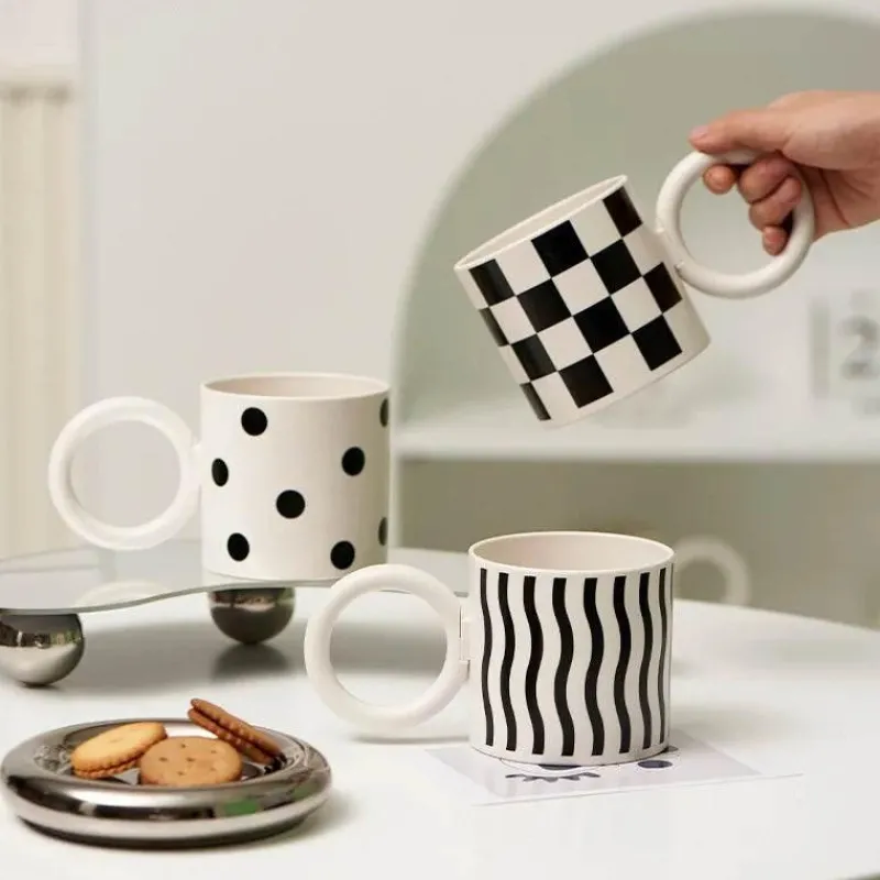 Plates u0026 More Küche & Esszimmer-Moderne Porzellantasse – 300 ml Kaffeetasse mit Ringgriff