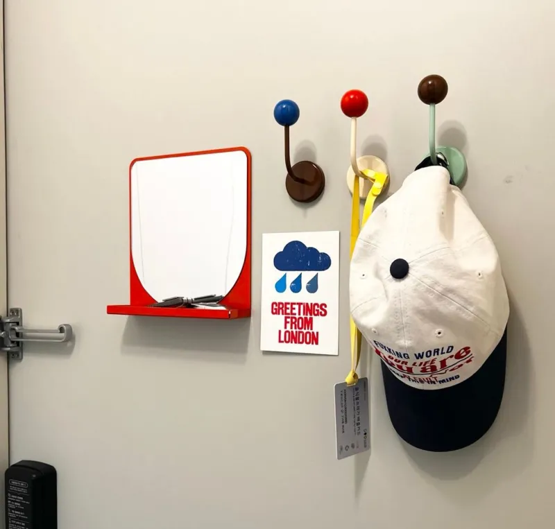 The Lounge Loft Wohndeko-Moderner Beistelltisch aus Holz – Stilvolle Akzentmöbel