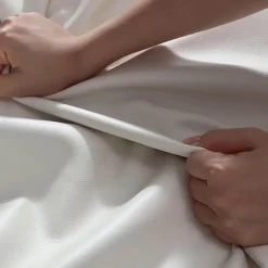 The Lounge Loft Möbel-Modernes Valentin-Bett – Stilvolle Schlafzimmermöbel