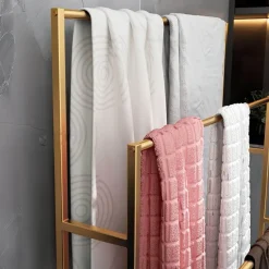 Serene Splash Badezimmer-Nadine Bath Towel Rack - Modern Bathroom Organizer