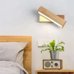Comfort u0026 Style Beleuchtung-Nordic Wooden Wall Lamp - Stylish Rotating Bedside Light