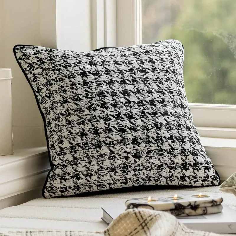 The Cushion Corner Bettzeug-Nordische bestickte Kissenbezüge - Luxuriöses modernes Dekor