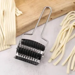 Tom Küche & Esszimmer-Nudelschneider – Nudelwerkzeug aus Edelstahl mit Knoblauch-Ingwer-Roller