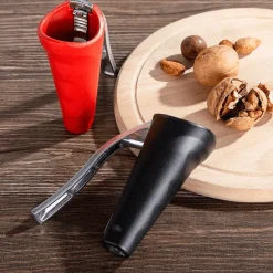The Culinary Kit Küche & Esszimmer-Nussknacker-Werkzeug aus Zink – Gerät zum schnellen Schälen