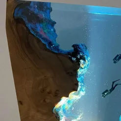 The Finishing Touch Wohndeko-Ocean Krest LED-Nachtlicht – Lampe mit Ozean-Motiv