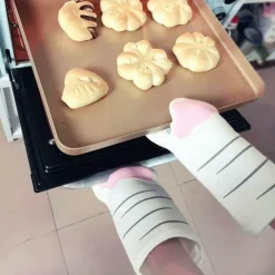 The Culinary Kit Küche & Esszimmer-Ofenhandschuhe mit Katzenpfotenmotiv – Süßes Küchenzubehör