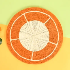 TailTrend Haustierspielzeug-Orangefarbenes Katzenkratzbrett – spannendes Spielzeug für verspielte Katzen