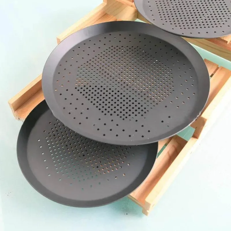 Tom Küche & Esszimmer-Pizzablech aus Aluminium mit Lochern – dickes, langlebiges Backgeschirr für perfekte Krusten