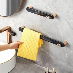 The Blissful Bath Badezimmer-Platzsparender Handtuchhalter fürs Badezimmer – Kompakter Halter für Handtücher