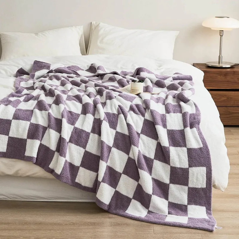 Cozy Haven Bettzeug-Plüschdecke mit Schachbrettmuster – weicher Überwurf für Sofa und Heimdekoration