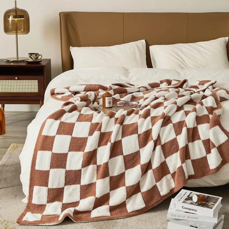 Cozy Haven Bettzeug-Plüschdecke mit Schachbrettmuster – weicher Überwurf für Sofa und Heimdekoration