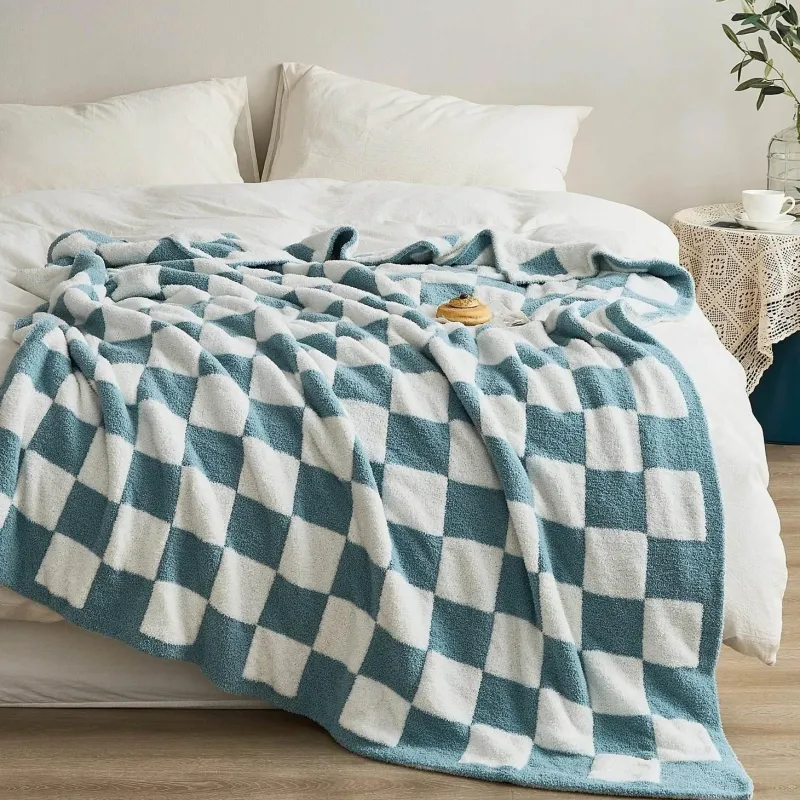 Cozy Haven Bettzeug-Plüschdecke mit Schachbrettmuster – weicher Überwurf für Sofa und Heimdekoration