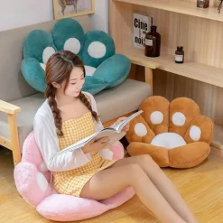 The Gilded Nest Wohndeko-Plüschkissen mit Katzenpfotenmotiv – süßes, buntes Sitzkissen für Haustiere