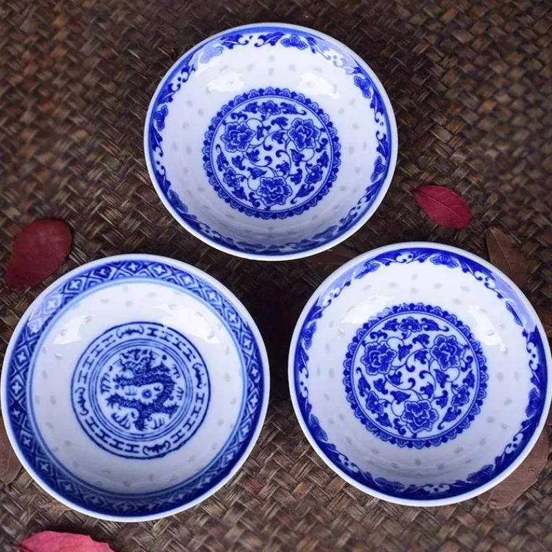 Elegance at the Table Küche & Esszimmer-Porzellangeschirr-Set mit Drachenmuster – Blau-weiße Essteller