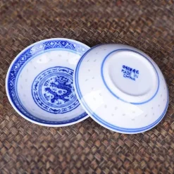 Elegance at the Table Küche & Esszimmer-Porzellangeschirr-Set mit Drachenmuster – Blau-weiße Essteller