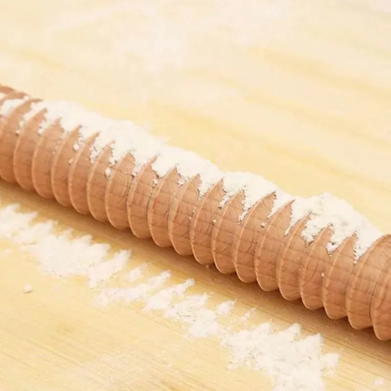 Tom Küche & Esszimmer-Präge-Nudelholz für wunderschön dekoriertes Gebäck, Backwerkzeug aus Holz