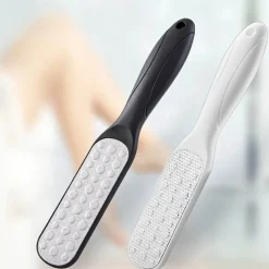 The Relaxation Nook Männerpflege|Körperpflege-Professioneller Hornhautentferner aus Edelstahl – Doppelseitiges Werkzeug zum Entfernen abgestorbener Haut