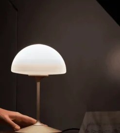 Glow u0026 Shade Beleuchtung-Quantum Beam Table Lamp - Modern LED Desk Light