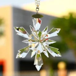 The Decor Haven Autozubehör|Automobilindustrie-Regenbogen-Schneeflocken-Autoanhänger – Transparentes Dekor für Fahrzeuge