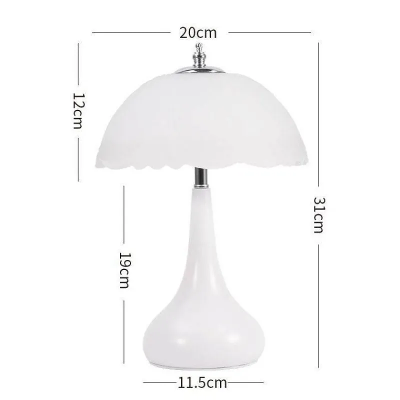 The Light Loft Beleuchtung-Romantische cremefarbene Tischlampe – elegantes Beleuchtungsdekor für Zuhause