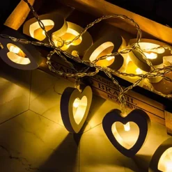 Bright Accents Beleuchtung-Romantische Lichterkette in Herzform aus Holz – Dekorative Lichterkette für die Inneneinrichtung