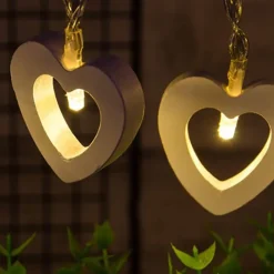 Bright Accents Beleuchtung-Romantische Lichterkette in Herzform aus Holz – Dekorative Lichterkette für die Inneneinrichtung
