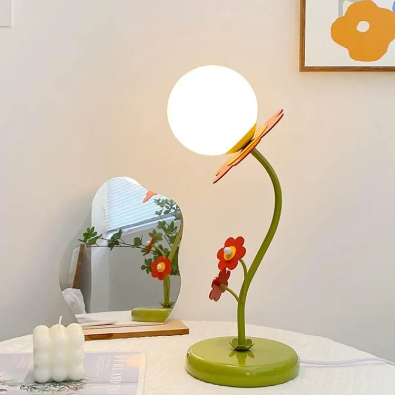 Bright Accents Beleuchtung-Rote Blumenlampe - Dekorative florale Schreibtischlampe