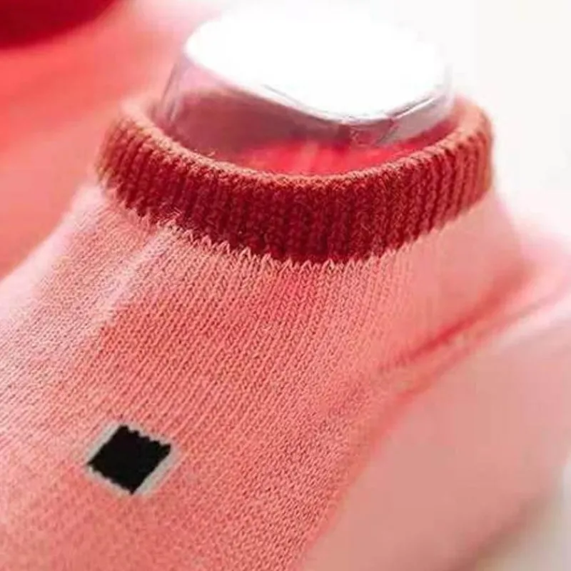 The Decor Haven Babykleidung|Babykleidung-Rutschfeste Babysocken mit Mini-Ente – süße Babyschuhe