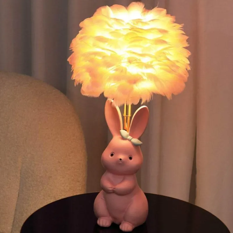Illuminate Home Beleuchtung-Schicke Tischlampe mit Kaninchenfedern – dekorative Akzentbeleuchtung