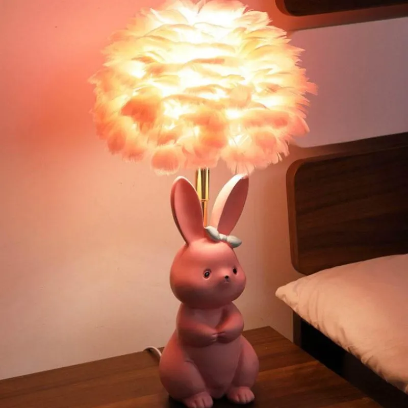 Illuminate Home Beleuchtung-Schicke Tischlampe mit Kaninchenfedern – dekorative Akzentbeleuchtung