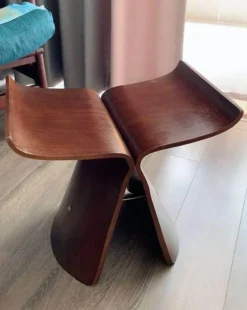 Cozy Living Möbel-Schmetterlingshocker aus Walnussholz – Hochwertige Akzentmöbel aus Holz