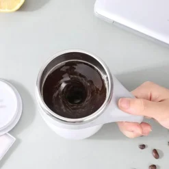 The Cozy Mug Küche & Esszimmer-Selbstrührender Thermobecher – Isolierter Magnetbecher