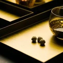 The Decor Haven Küche & Esszimmer-Serviertabletts aus goldenem Metall – luxuriöse dekorative Tabletts für das Esszimmer