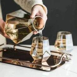 Plates u0026 More Küche & Esszimmer-Set aus Wasserkocher und Saftkrug aus Kristallglas – elegantes, klares Trinkgeschirr