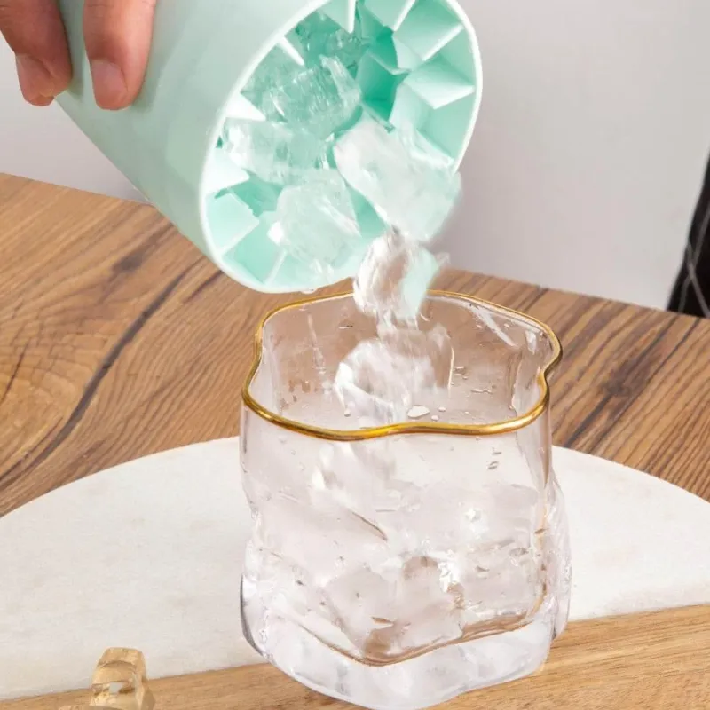 The Culinary Kit Küche & Esszimmer-Silikon-Eiskübelform - Kreatives Tassentablett