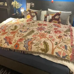 The Blanket Nook Bettzeug-Sofadecke für draußen mit Blumenmuster – Dekorativer Überwurf für Picknicks und Wohnmobile