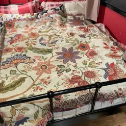 The Blanket Nook Bettzeug-Sofadecke für draußen mit Blumenmuster – Dekorativer Überwurf für Picknicks und Wohnmobile
