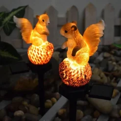 Bright Accents Beleuchtung-Solarlaterne - Dekoratives Eichhörnchen-Gartenlicht