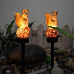 Bright Accents Beleuchtung-Solarlaterne - Dekoratives Eichhörnchen-Gartenlicht