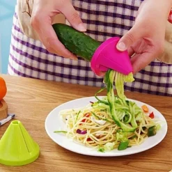 The Culinary Kit Küche & Esszimmer-Spiral-Gemüseschäler – Einfaches Küchenwerkzeug für die Gemüsezubereitung