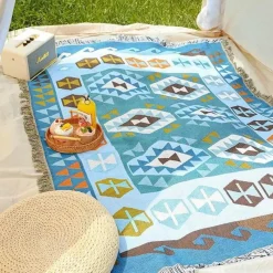 Snug u0026 Soft Bettzeug-Strickdecke mit Blumen und Vögeln – Moderne Winterdecke