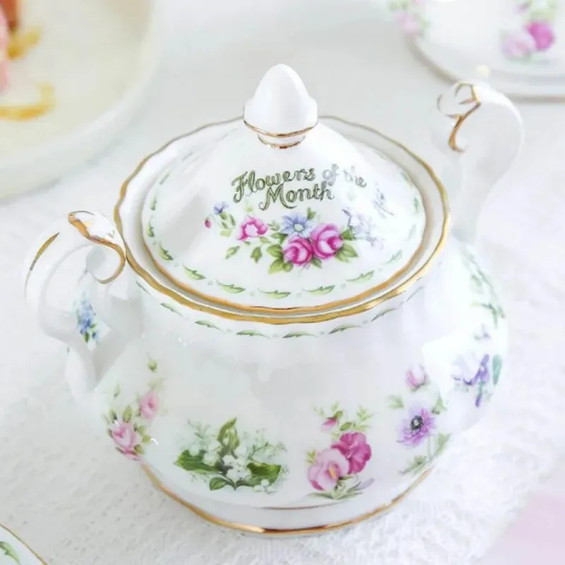 Feast u0026 Flair Küche & Esszimmer-Teegeschirr-Set „Blume des Monats“ – Elegantes Trinkgeschirr für Zuhause und die Küche